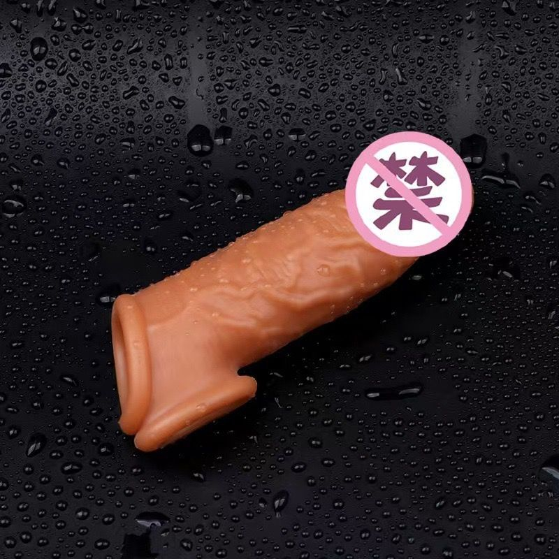 Ultra-Realistic Textured Extension Sleeve with Dual-Stimulation Base(كم واقعي مزخرف لزيادة الطول والسُمك بقاعدة تحفيز مزدوجة)