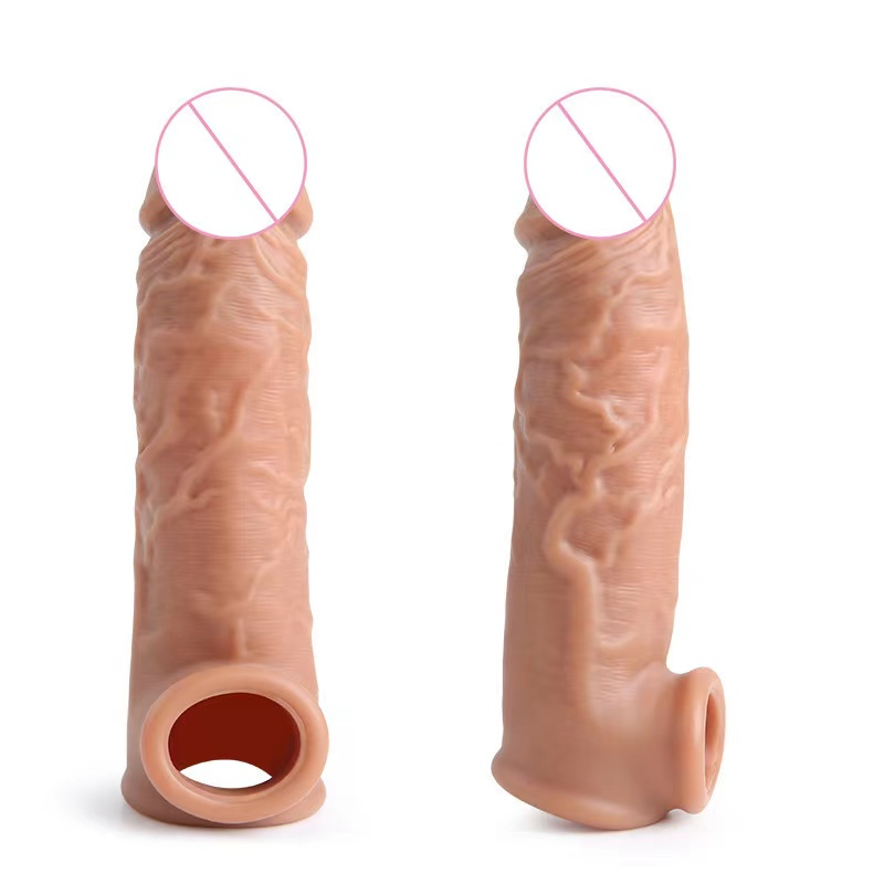 Ultra-Realistic Textured Extension Sleeve with Dual-Stimulation Base(كم واقعي مزخرف لزيادة الطول والسُمك بقاعدة تحفيز مزدوجة)
